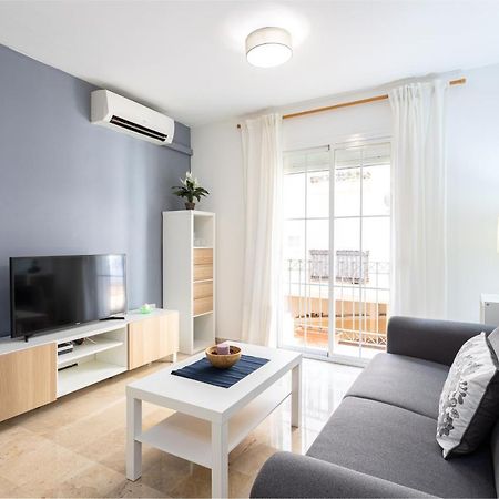 Holidays2Malaga Capuchinos French Balconies, Private Parking, Wifi & Air Con מראה חיצוני תמונה
