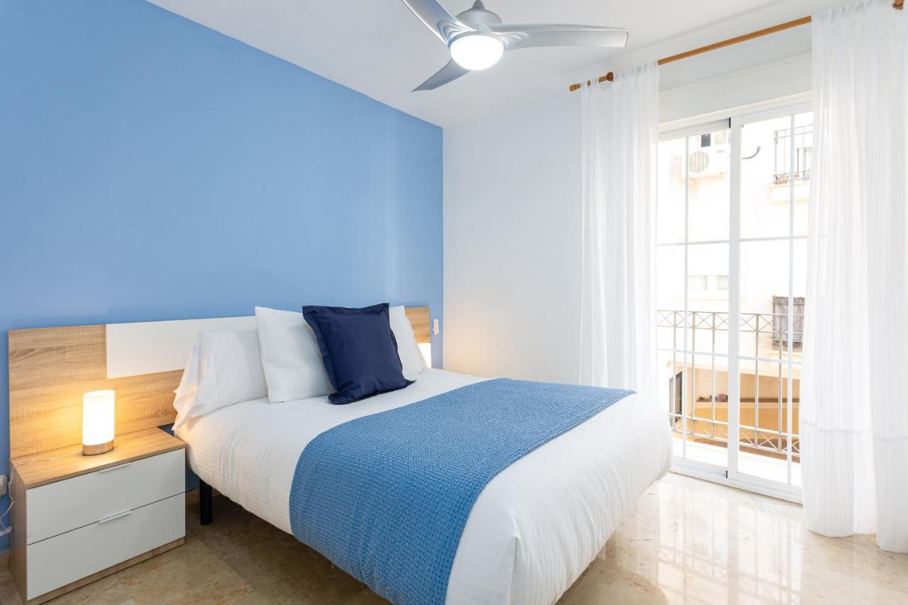 Holidays2Malaga Capuchinos French Balconies, Private Parking, Wifi & Air Con מראה חיצוני תמונה