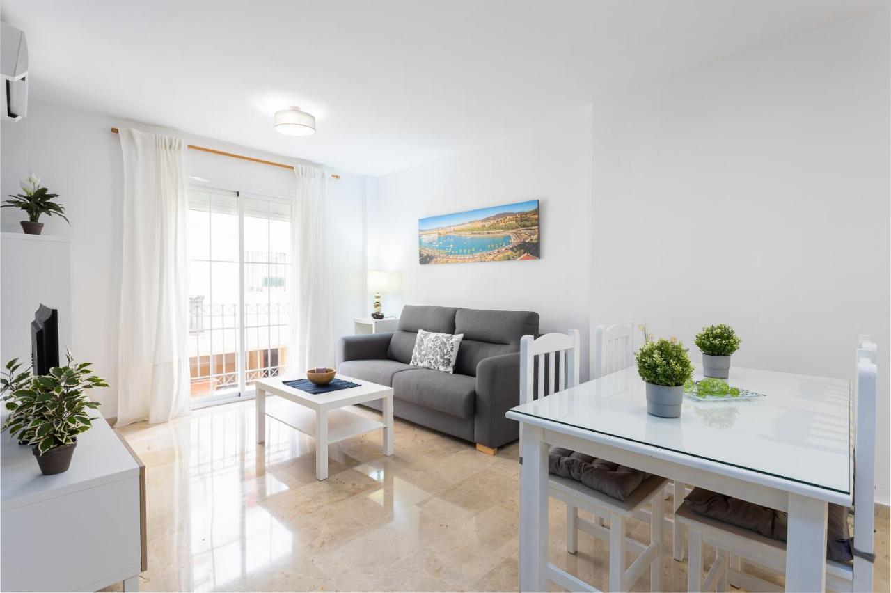 Holidays2Malaga Capuchinos French Balconies, Private Parking, Wifi & Air Con מראה חיצוני תמונה