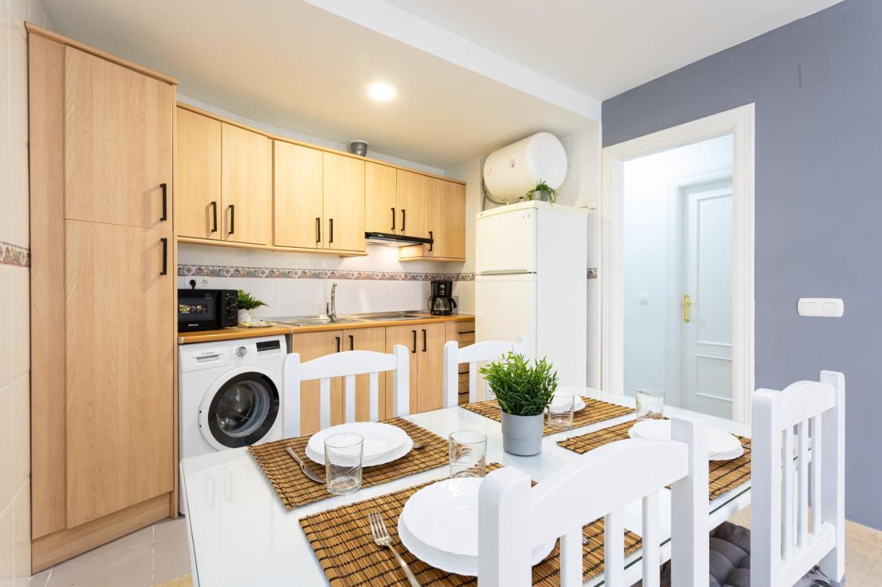 Holidays2Malaga Capuchinos French Balconies, Private Parking, Wifi & Air Con מראה חיצוני תמונה