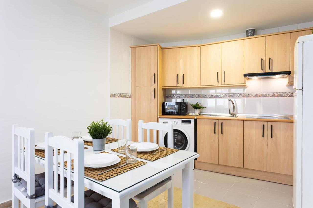 Holidays2Malaga Capuchinos French Balconies, Private Parking, Wifi & Air Con מראה חיצוני תמונה